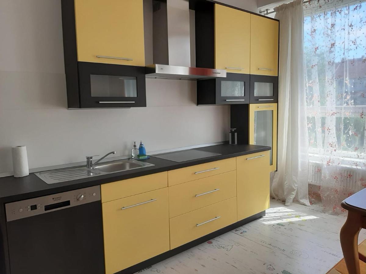 Zluty Apartman A6 V Chomutove Apartman Kültér fotó